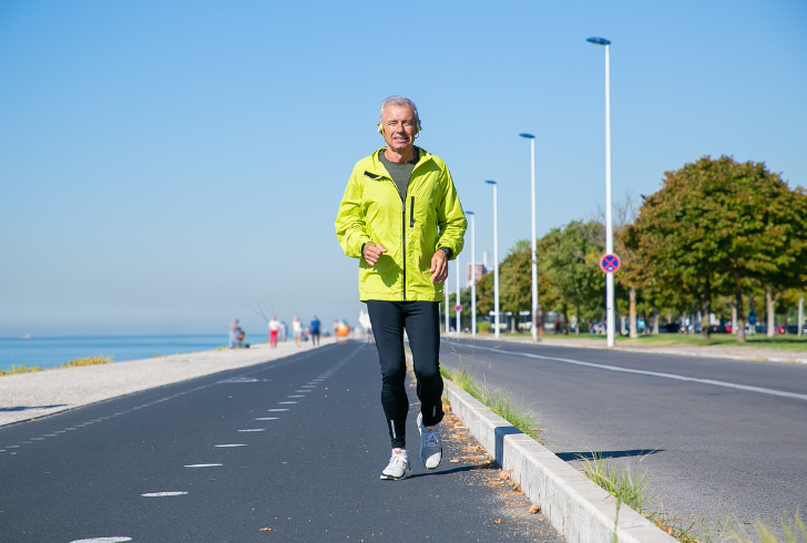 Old adult doing zone 2 cardio training